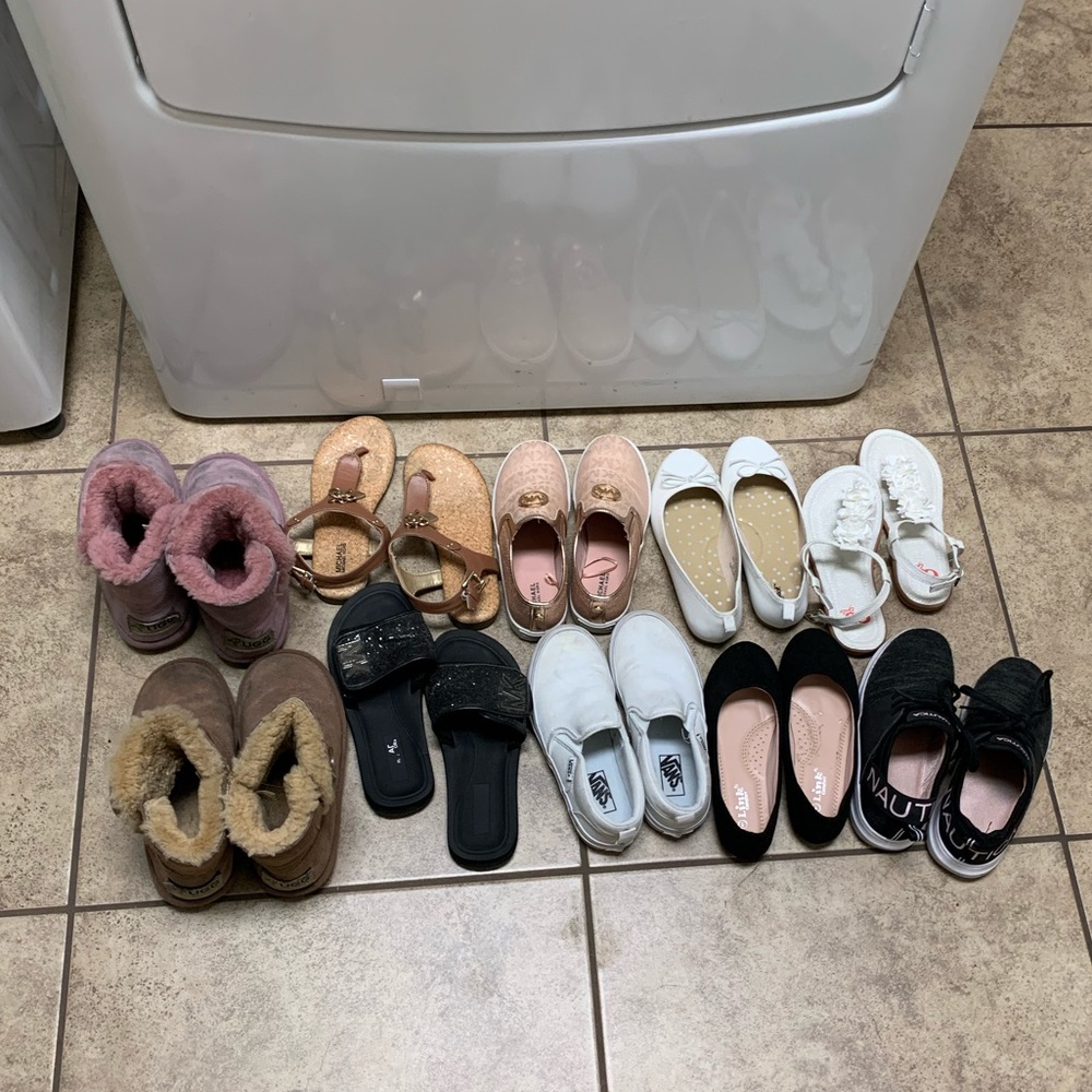 Lot of size 1 little girls shoes. Name brands
